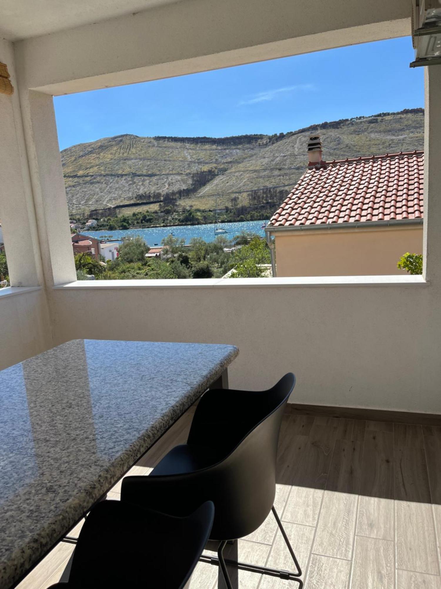Apartmani Mlinar - One Bedroom Apartment With Seaview Grebaštica Екстериор снимка