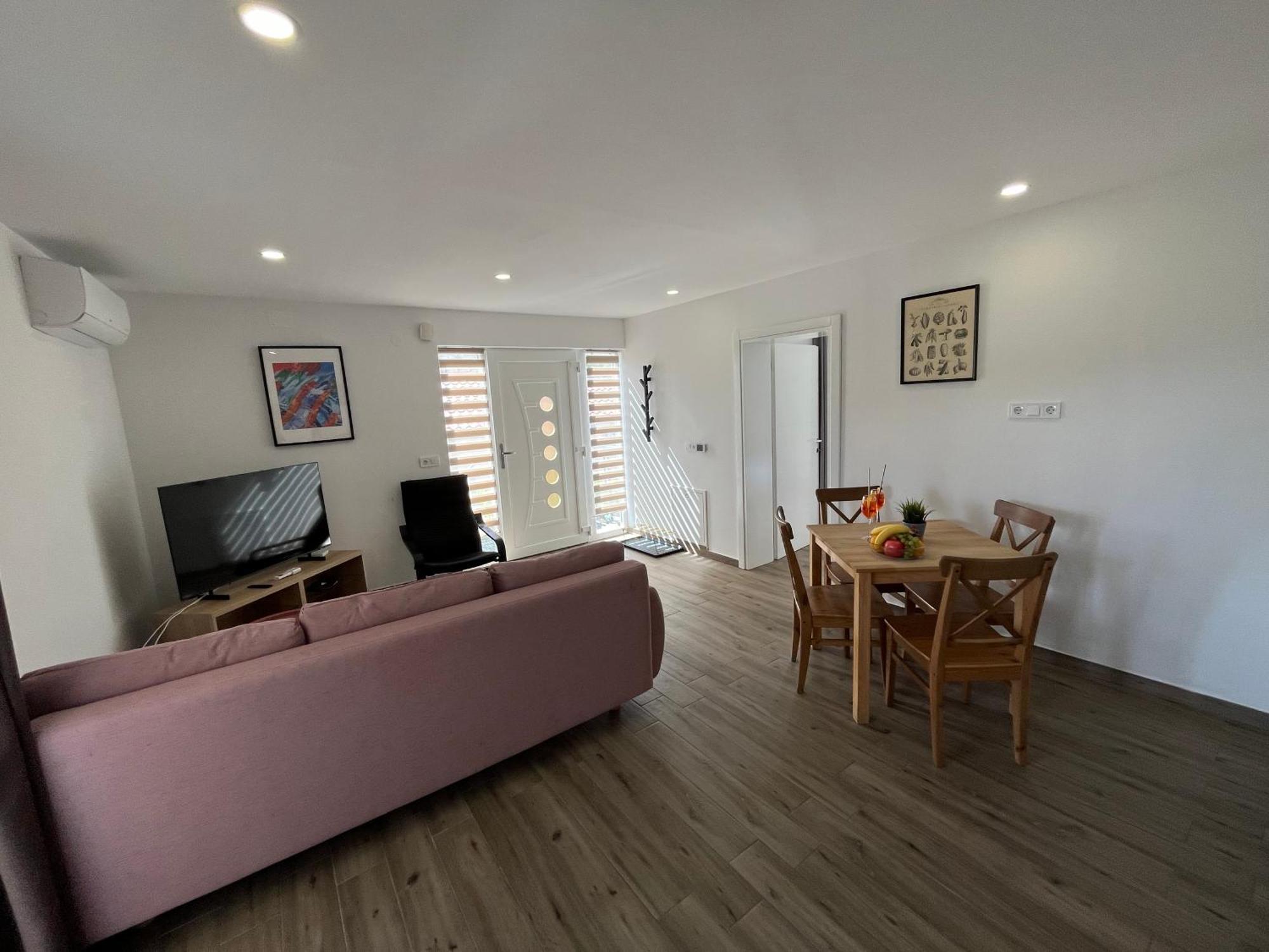 Apartmani Mlinar - One Bedroom Apartment With Seaview Grebaštica Екстериор снимка
